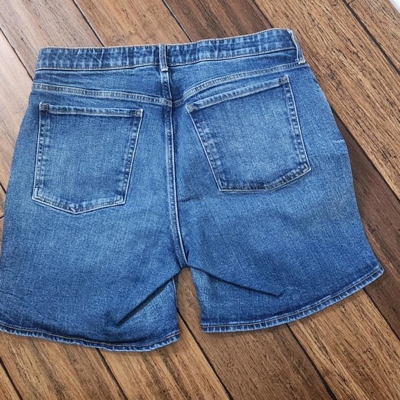 Old Navy Maternity Shorts size 14 - Picture 4 of 4